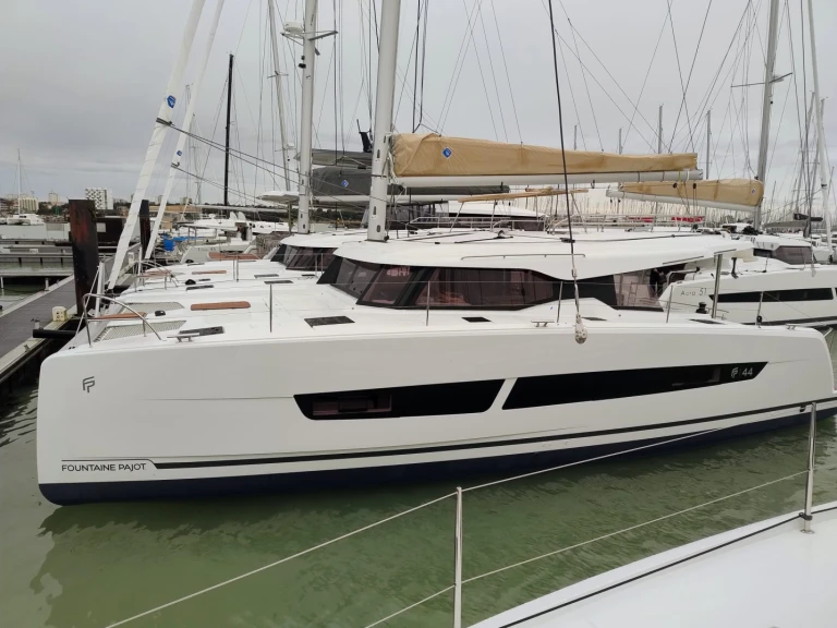 Wynajmij Fountaine Pajot Fountaine Pajot FP 44 Quatuor - 4 + 2 cab. w Trogir