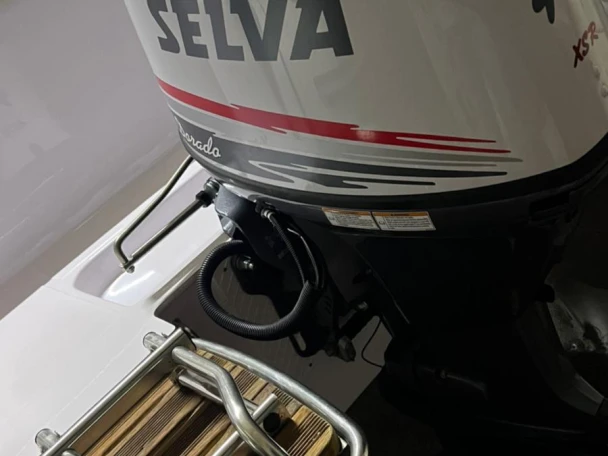 Selva Selva 570 Elegance między profesjonalistami a osobami prywatnymi w Neapol