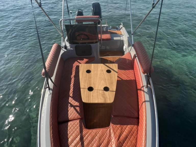 Wynajem Motorówka w Athens Marina - ISATEK TEKNE COBRA 495