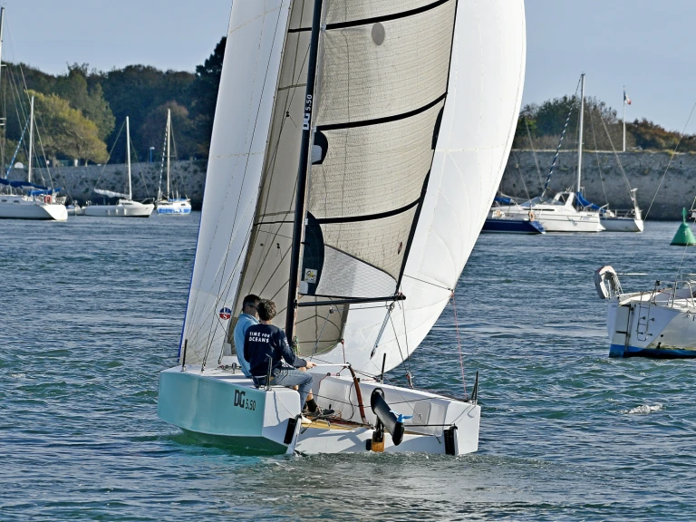 Wynajem Żaglowiec DG Boats z patentem 