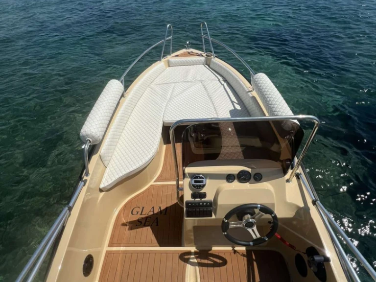 Wynajmij ISATEK TEKNE COBRA 495 w Glyfada