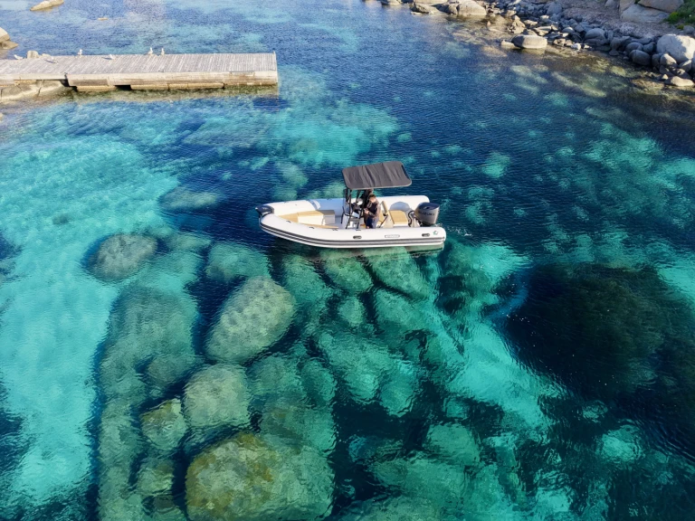 Wynajem Łódż półsztywna w Villasimius - Novamarine RH600