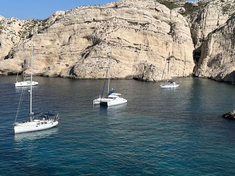 Wynajem Katamaran Fountaine Pajot z patentem 