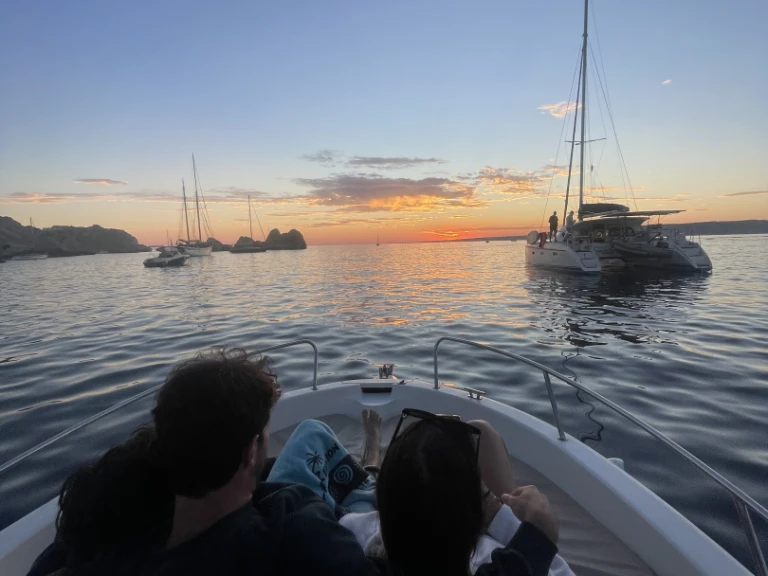 Pacific Craft Pacific Craft 570 WA Sunset między profesjonalistami a osobami prywatnymi w Marsylia