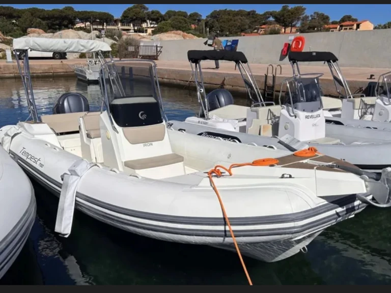 Wynajmij Capelli Tempest 700 Sun w Francja