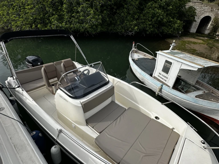 Wynajem łodzi Marsylia tanio Activ 605 Open Pack Sport