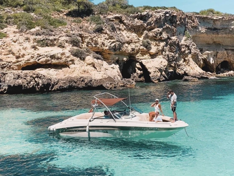 Wynajem łodzi Santa Ponsa tanio Sea Ray 260