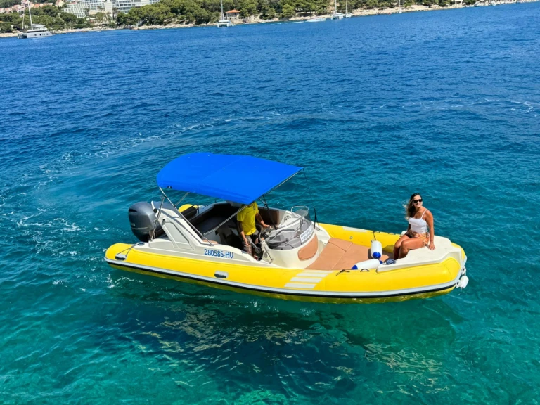 Wynajmij Solemar Solemar S 580 w Hvar