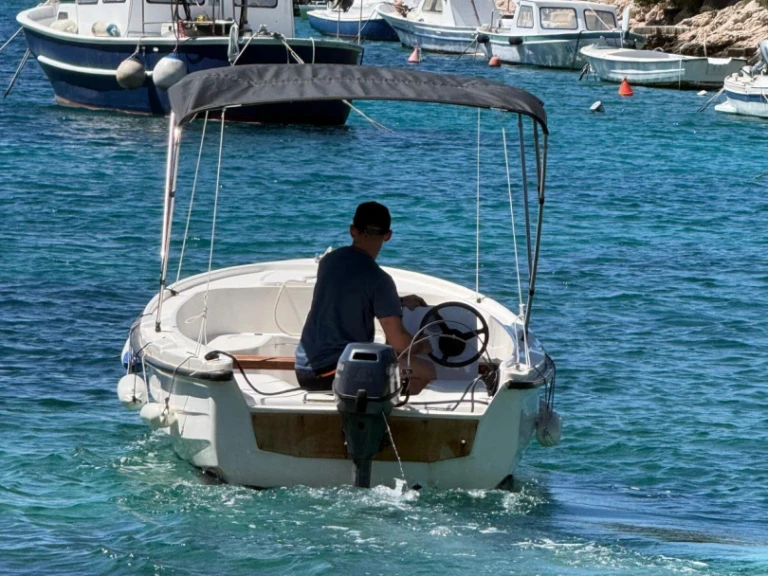 Wynajmij Adria Adria10 w Hvar