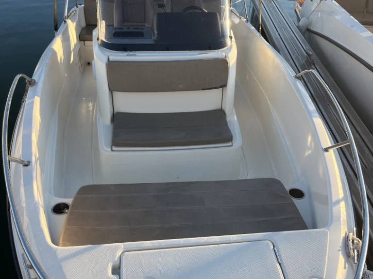 Wynajem w Marsylia- Quicksilver Activ 605 Open na SamBoat