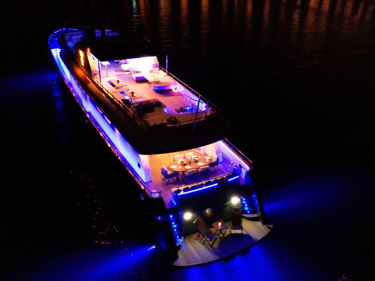 Wynajmij lürssen custom w Bodrum