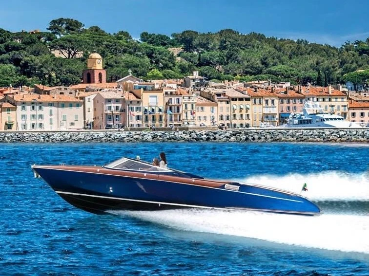 Motorówka do wynajmu w Port de Saint Tropez w najlepszej cenie