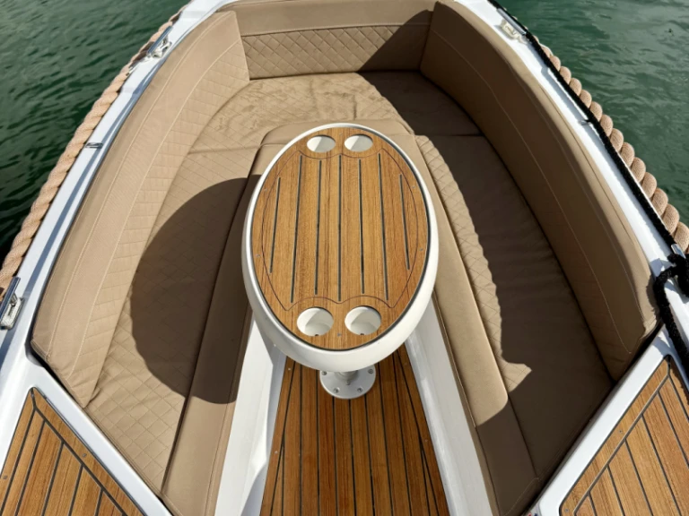 Silver Yacht Silver 495 między profesjonalistami a osobami prywatnymi w Combrit