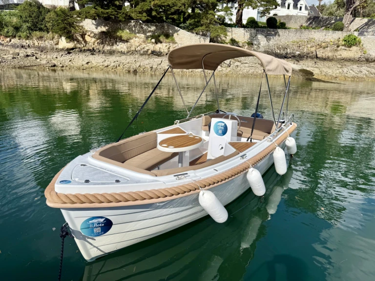 Wynajmij Silver Yacht Silver 495 w Combrit