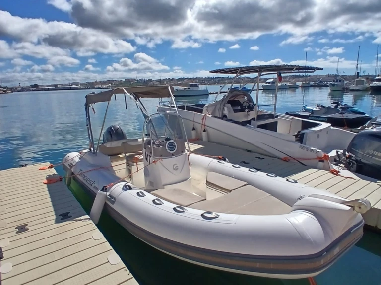 Wynajem łodzi Portimão tanio Tempest 600