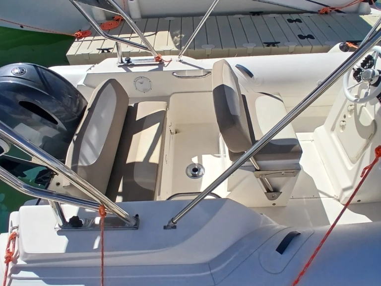 Wynajem łodzi Capelli Tempest 600 w Portimão na SamBoat 