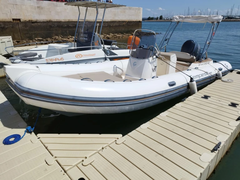 Wynajem łodzi Capelli Tempest 650 w Portimão na SamBoat 