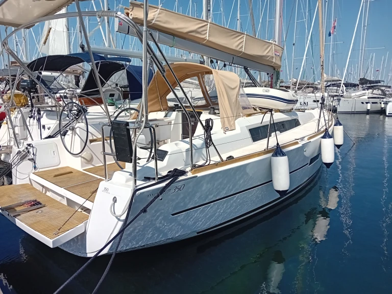 Wynajmij Żaglowiec z lub bez skippera Dufour w Biograd na Moru