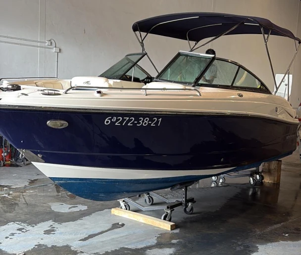Wynajem w Mahon- Monterey 264 fs na SamBoat