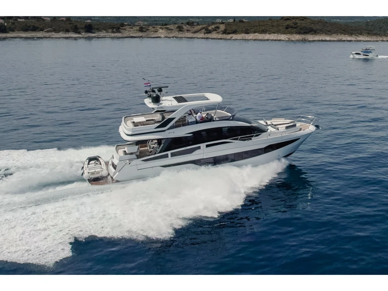 Galeon Galeon 640 Fly między profesjonalistami a osobami prywatnymi w Donji Seget