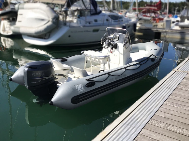 Wynajem łodzi Bénodet tanio Pro Open 550 Black Limited