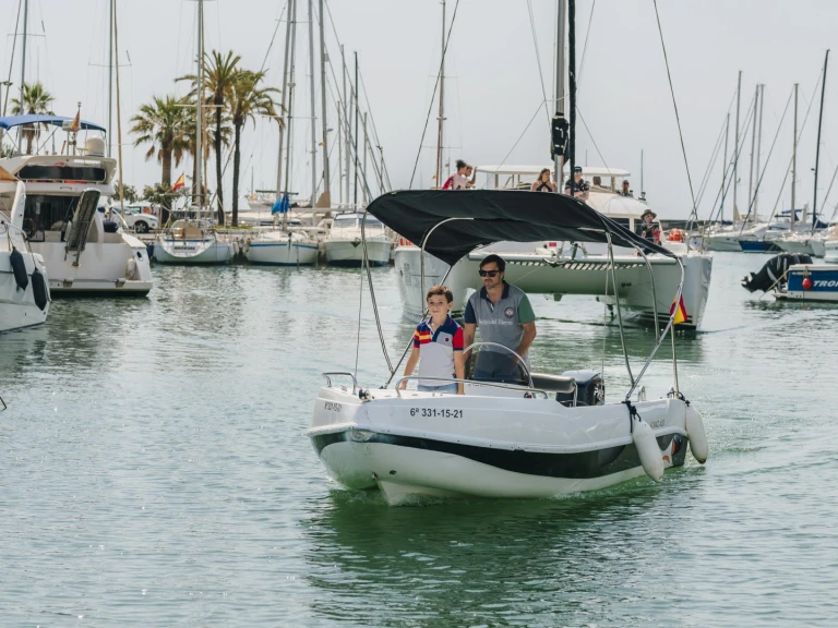 Wynajem łodzi Benalmadena tanio VORAZ 450 PLUS OPEN