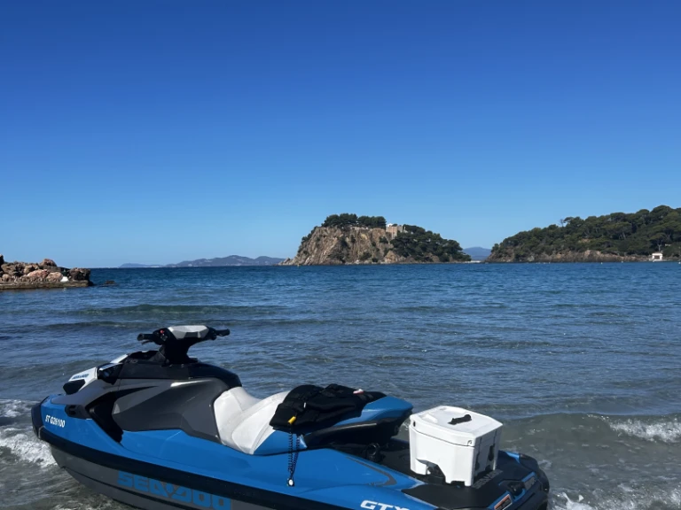 Wynajmij Jet ski z lub bez skippera Sea-Doo w Hyeres