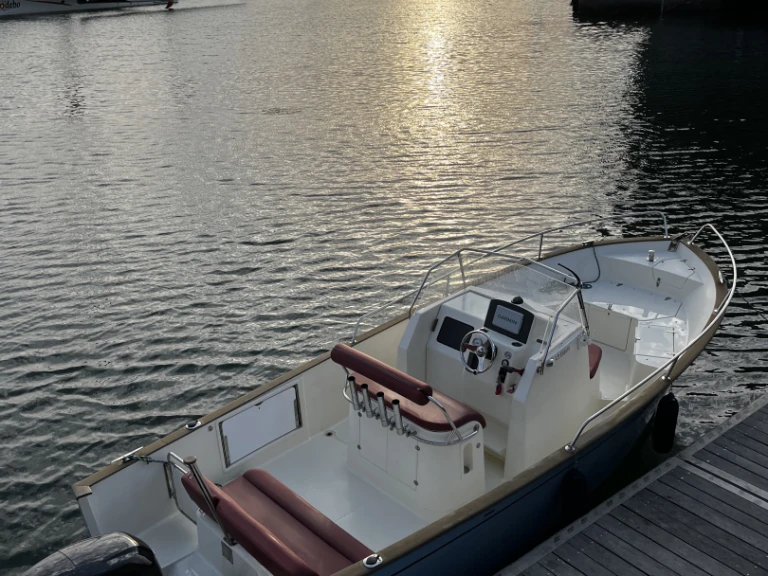 Motorówka do wynajmu w Lorient w najlepszej cenie