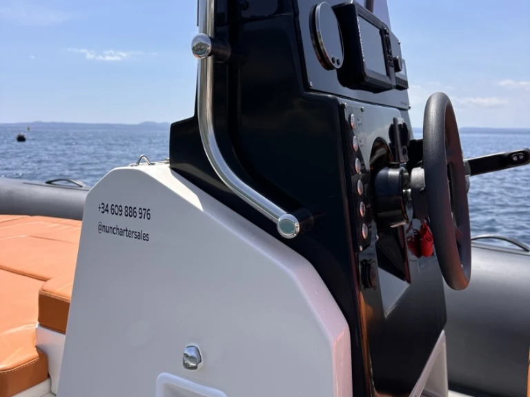 Wynajem Łódż półsztywna w Empuriabrava - Tiger 650 Topline