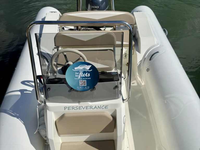 Wynajmij Capelli Tempest 570 w Combrit