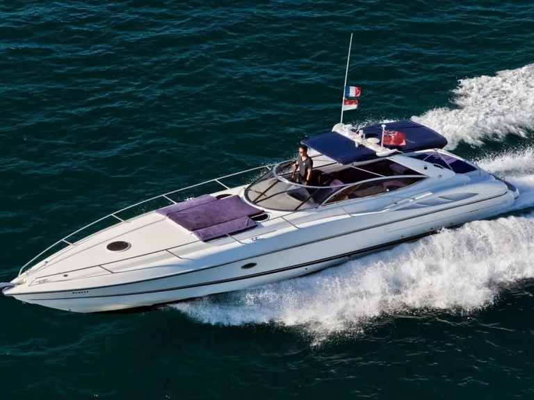 Wynajem Motorówka Sunseeker z patentem 