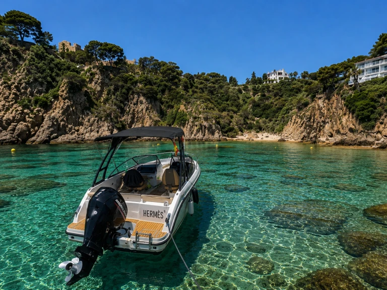Quicksilver Activ 605 Bowrider między profesjonalistami a osobami prywatnymi w Blanes