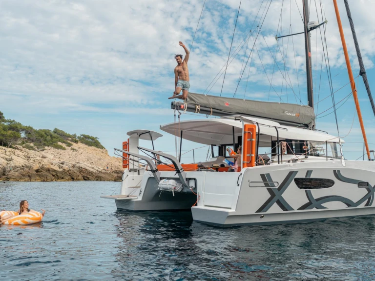 Wynajem Katamaran Excess z patentem 