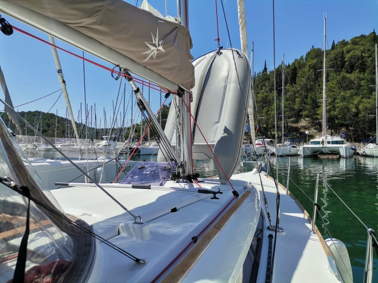 Wynajem łodzi Palma de Mallorca tanio Sun Odyssey 389