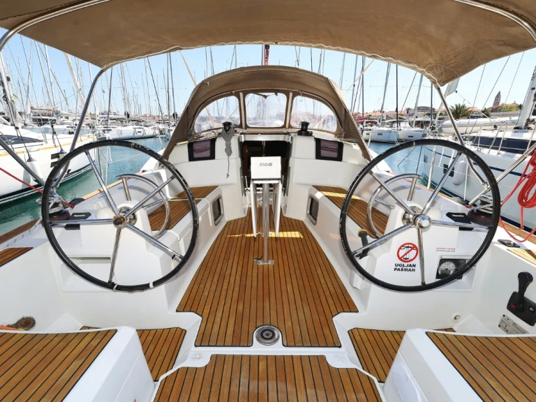 Wynajem Żaglowiec w Biograd na Moru - Jeanneau Sun Odyssey 389