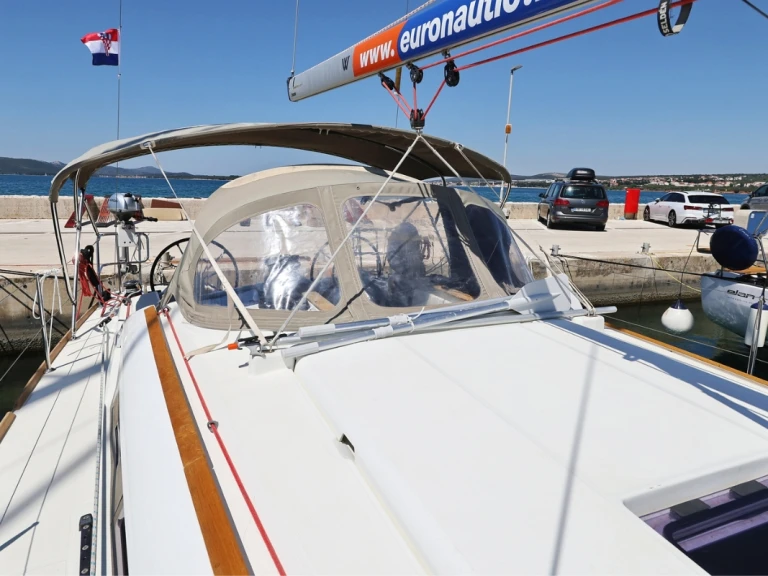 Wynajmij Żaglowiec z lub bez skippera Jeanneau w Biograd na Moru