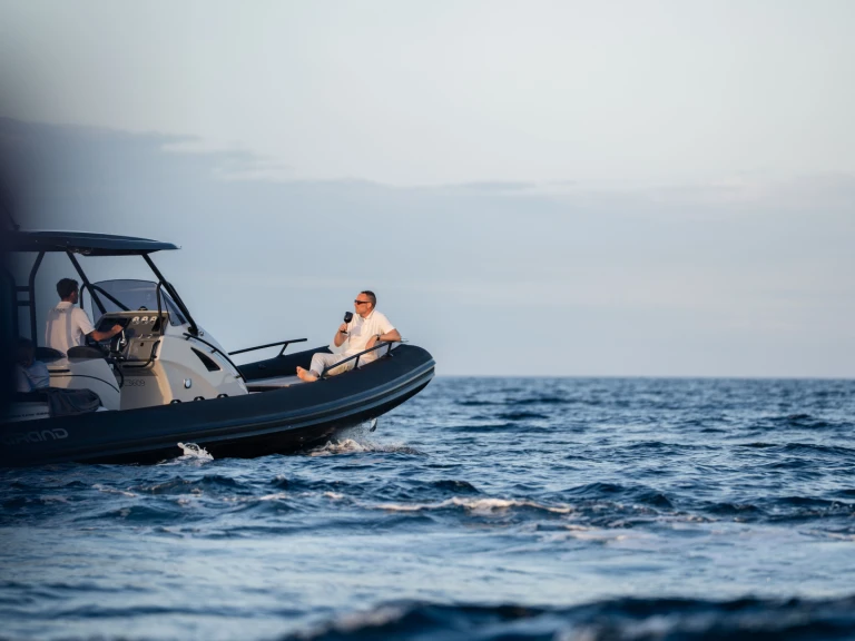 Wynajem Łódż półsztywna w Il-Kalkara - Grand Boats Golden Line G850LF