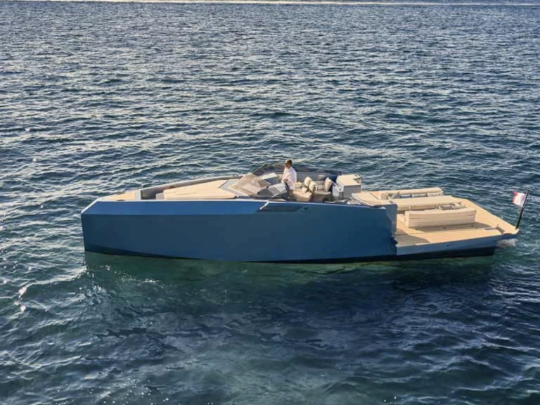 Wynajmij Alium 42 S w Cannes
