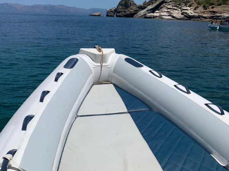 Altamarea Wave 19 między profesjonalistami a osobami prywatnymi w Castellammare del Golfo