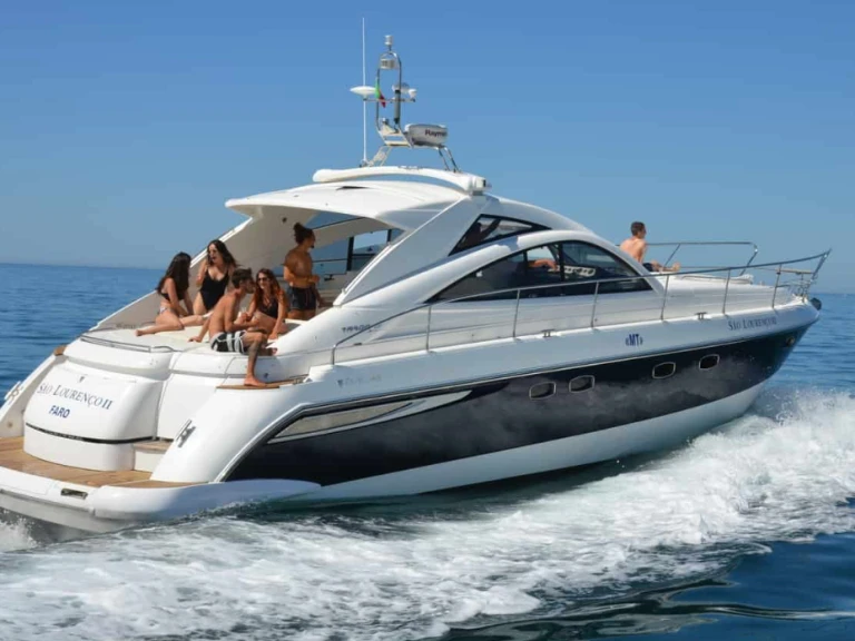 Fairline Fairline Targa 52 między profesjonalistami a osobami prywatnymi w Vilamoura