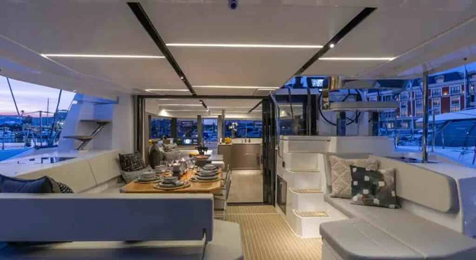 Wynajem Katamaran Leopard Catamarans / Robertson & Caine z patentem 