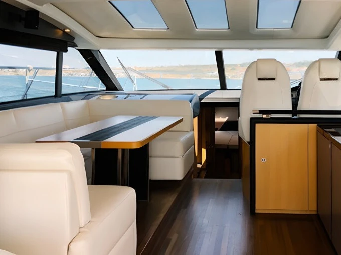 Wynajmij Princess Princess 52 Fly w Castellammare di Stabia