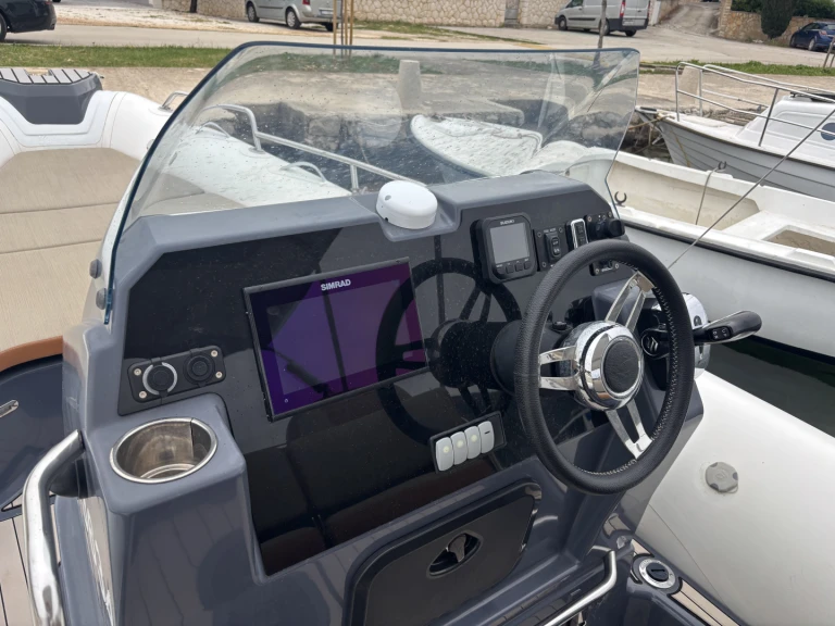 Wynajem łodzi Zodiac Medline 7.5 w Trogir na SamBoat 