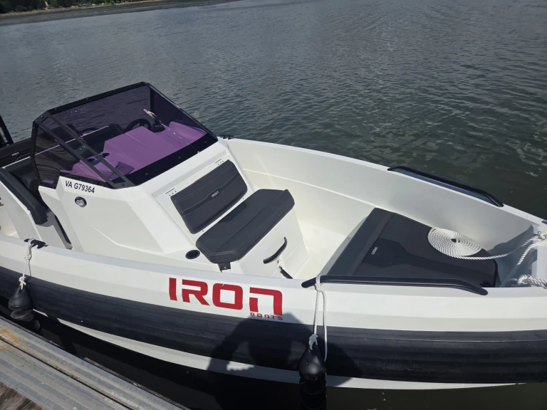 IRON BOATS  IRON 6.47 między profesjonalistami a osobami prywatnymi w Vannes