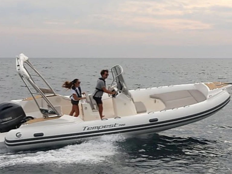 Wynajem łodzi Capelli Tempest 700 Sun w Francja na SamBoat 