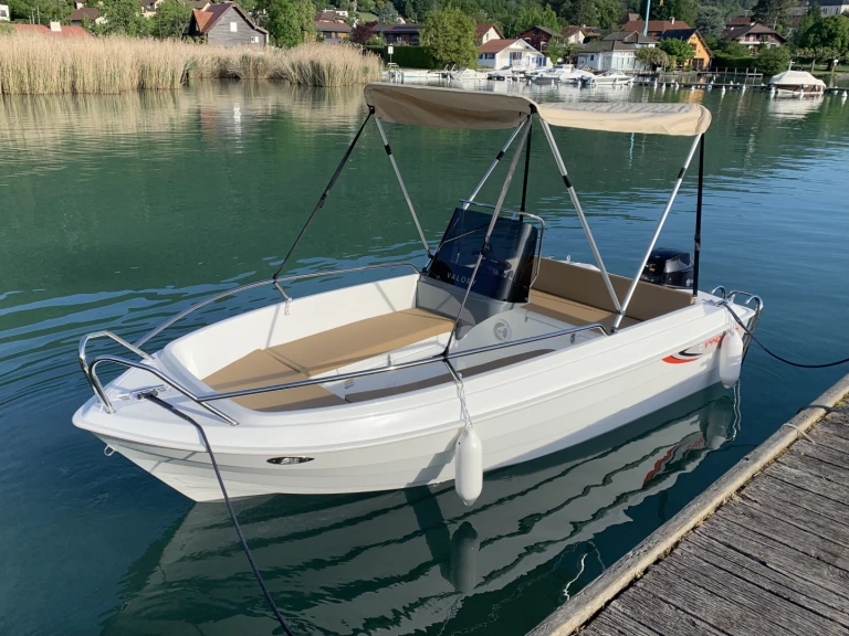 Wynajmij Motorówka z lub bez skippera Valory w Annecy