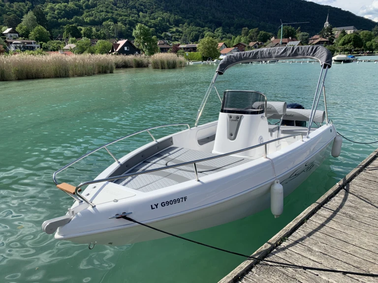 Wynajmij Aquabat Sport Line 19 w Annecy
