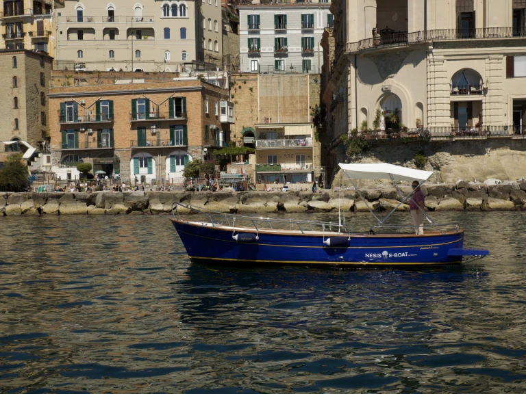 Wynajem łodzi nesis full electric freedom23 w Neapol na SamBoat 