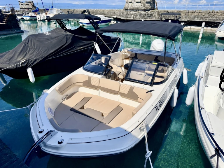 Wynajem w Amphion-les-Bains- Bayliner VR5 OB na SamBoat
