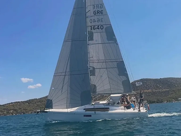 Wynajem Żaglowiec w Piraeus - Bénéteau First 36